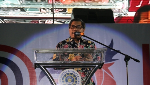 action_training_rektor_uad_genjot_semangat_maba.jpg
