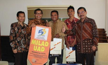 Balon berhadiah untuk masayarakat Gunungkidul dari UAD.jpg