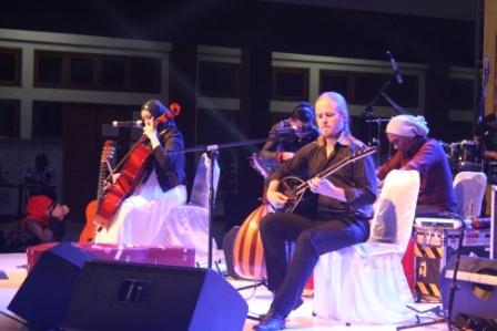 Milad UAD ke-53 Dimeriahkan Debu Berdakwah Lewat Musik