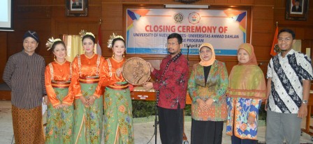 Exchange Program UNC Ke UAD bersama Wr III.jpg