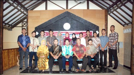 Fakultas Hukum Lepas 14 Wisudawan-Wisudawati