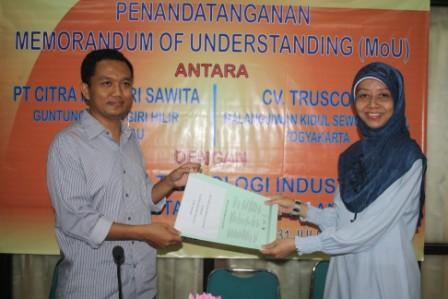 FTI UAD Gandeng 2 Perusahaan