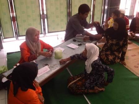 KKN Alternatif UAD Mengadakan Pengobatan Gratis