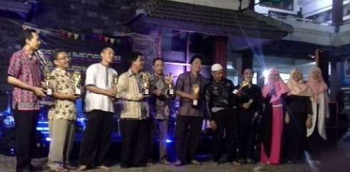 kuatkan_ukhuwah_dengan_berbagi_cerita_uad.jpg