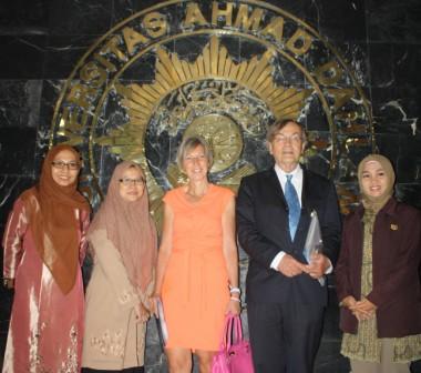 UAD Hadirkan Prof. Dr. Adrian A. Kaptein dari Belanda