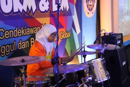 Mengenal Drummer Wanita UAD.jpg
