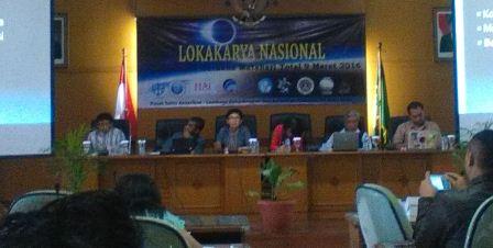 Pastro UAD Gerhana Matahari.jpg
