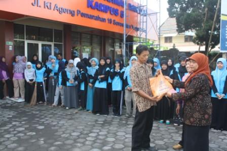 PG-PAUD: Sambut Ramadan dengan Baksos dan Bersih-Bersih Kampus