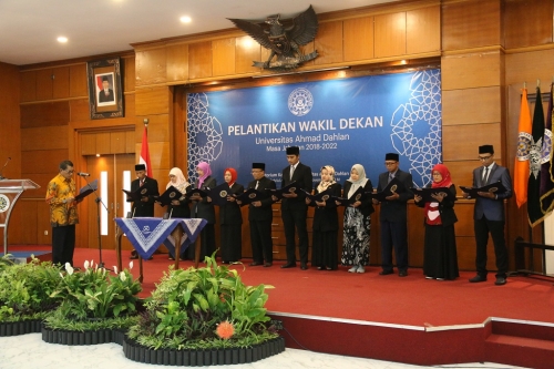 rektor_uad_lantik_wakil_dekan_periode_20182022.jpg