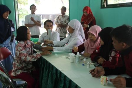 UAD Berikan Penyuluhan dan Cek Kesehatan di Panti Ereda Budhi Dharma 1.jpg