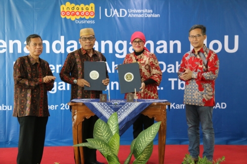 uad_teken_mou_dengan_indosat_ooredoo_1.jpg