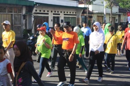 Para Rektor PTS Jogja Ikuti Jalan Sehat